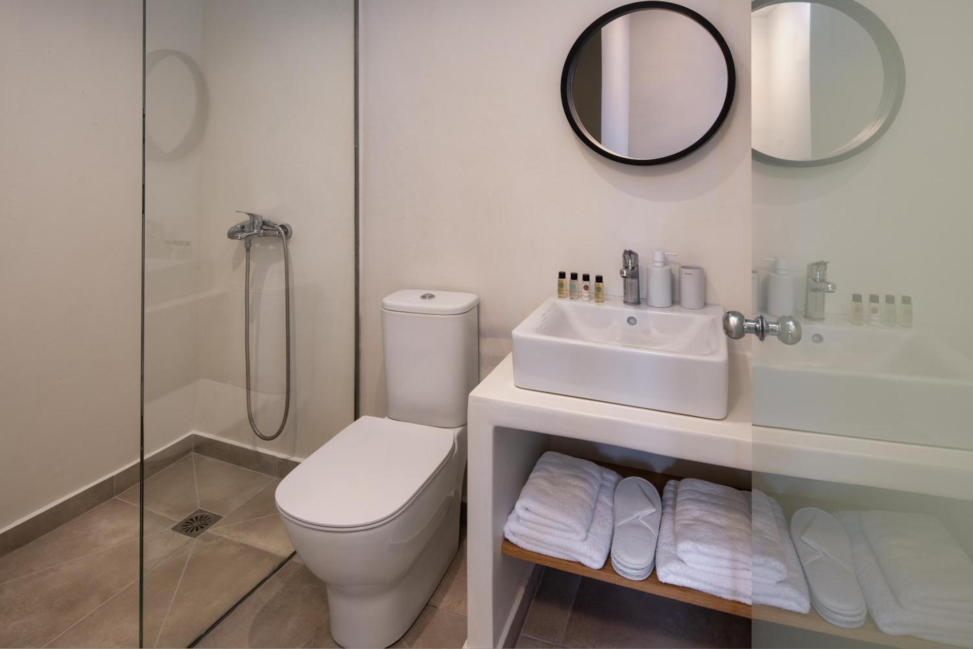 Hillside Elegance Suites Fira  Extérieur photo