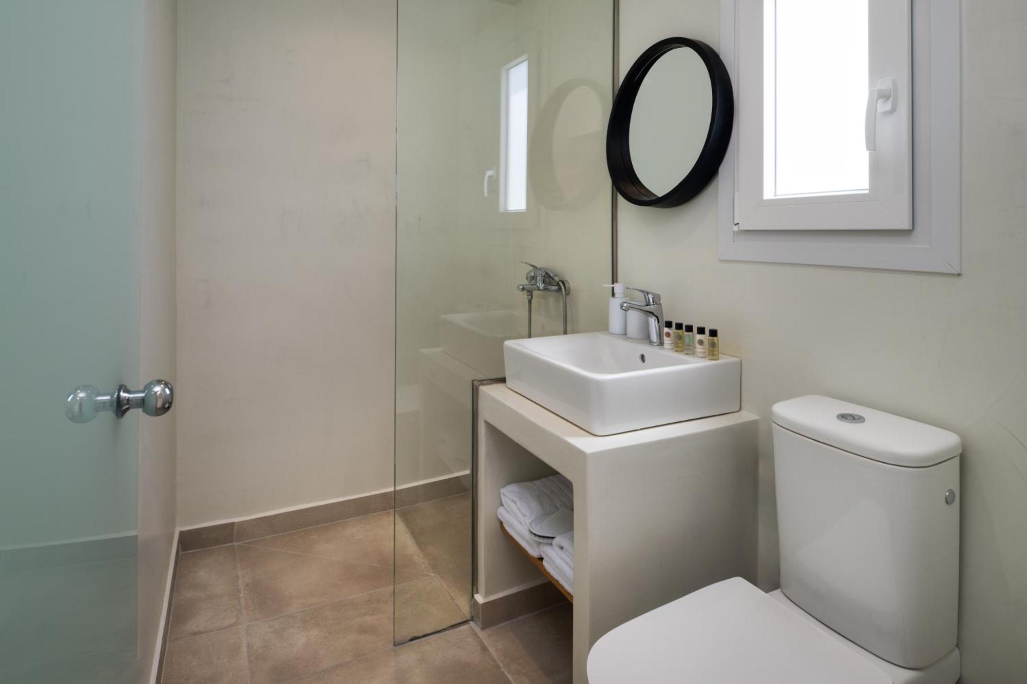 Hillside Elegance Suites Fira  Extérieur photo